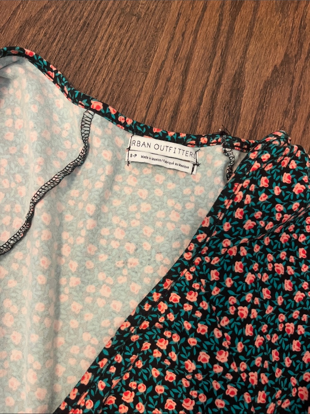 Urban Outfitters Green Floral V-Neck Smocked Waist Dress - Picture 2 of 3